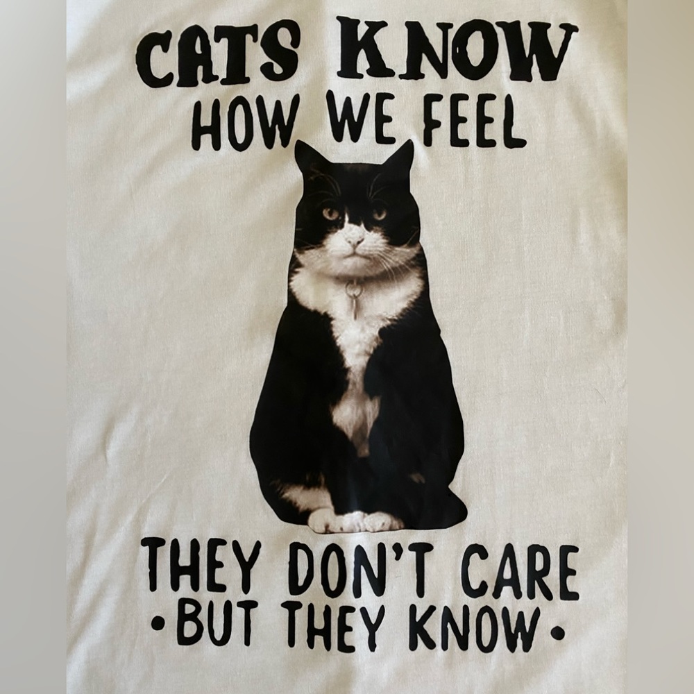 Lilicloth NWOT large long  sleeve cat graphic t-shirt in black and white